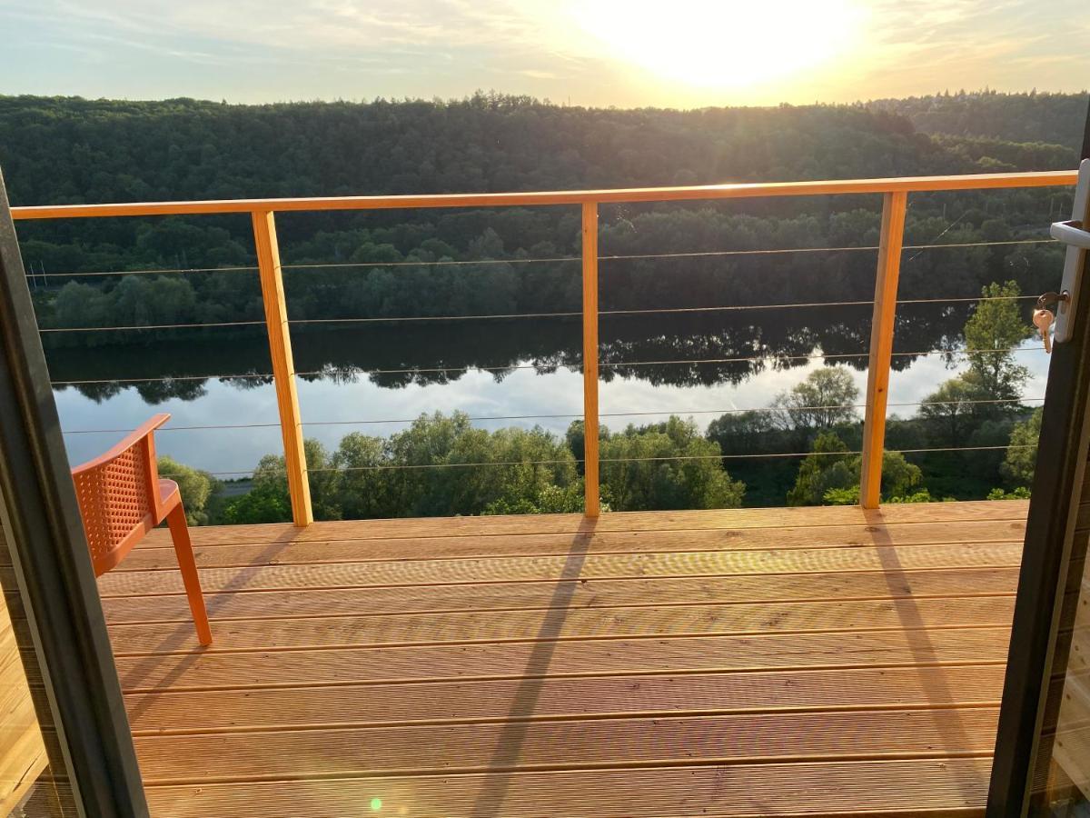 Chatka A Vyhlídka nad řekou Zdiby Exteriér fotografie
